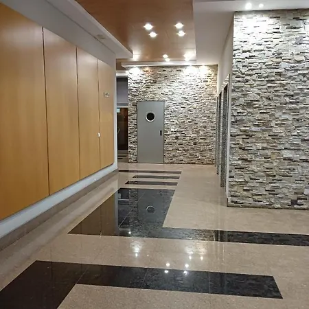 Chevere Blanco Con Garaje Apartment *