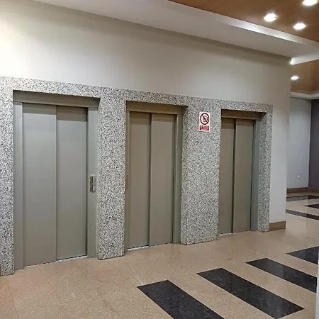 Chevere Blanco Con Garaje Apartment