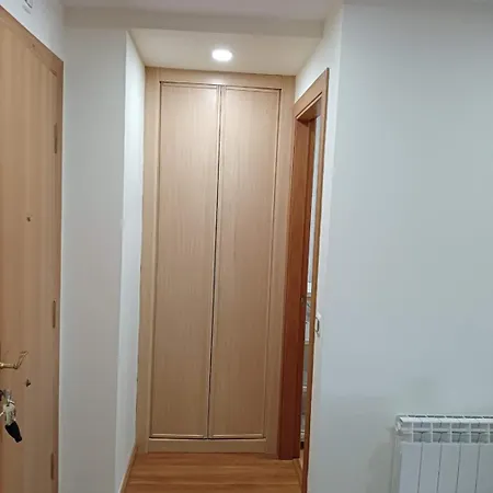 Chevere Blanco Con Garaje Apartment Oviedo