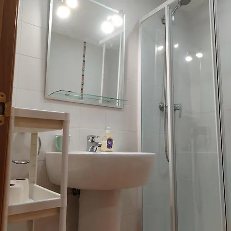 Chevere Blanco Con Garaje Apartment